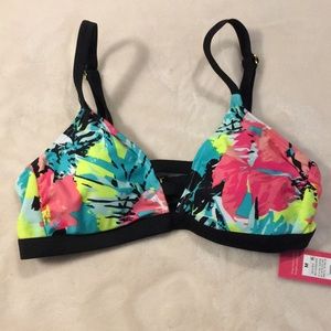 *NEW* Juniors Medium adjustable swimsuit top.